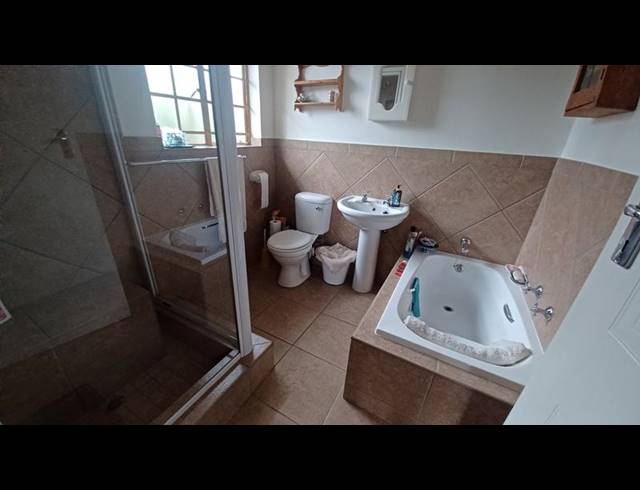 3 BEDROOM HOUSE FOR SALE IN MAGALIESKRUIN